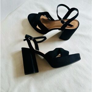 Black Suede Platform Heels #partyshoes #datenight